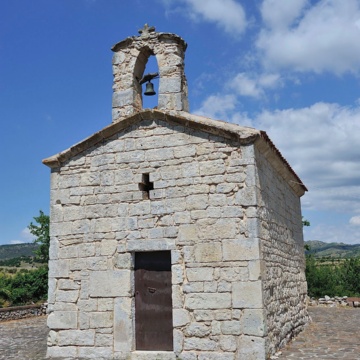 Romana, chiesa di S. Maria de S’Ispidale. Facciata. (foto Ivo Piras)